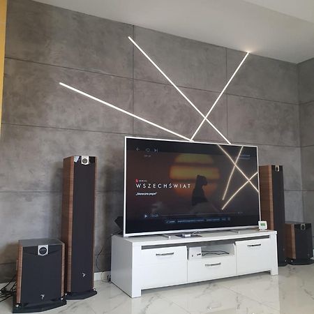 Apartament Dubaj กลีวิตเซ ภายนอก รูปภาพ
