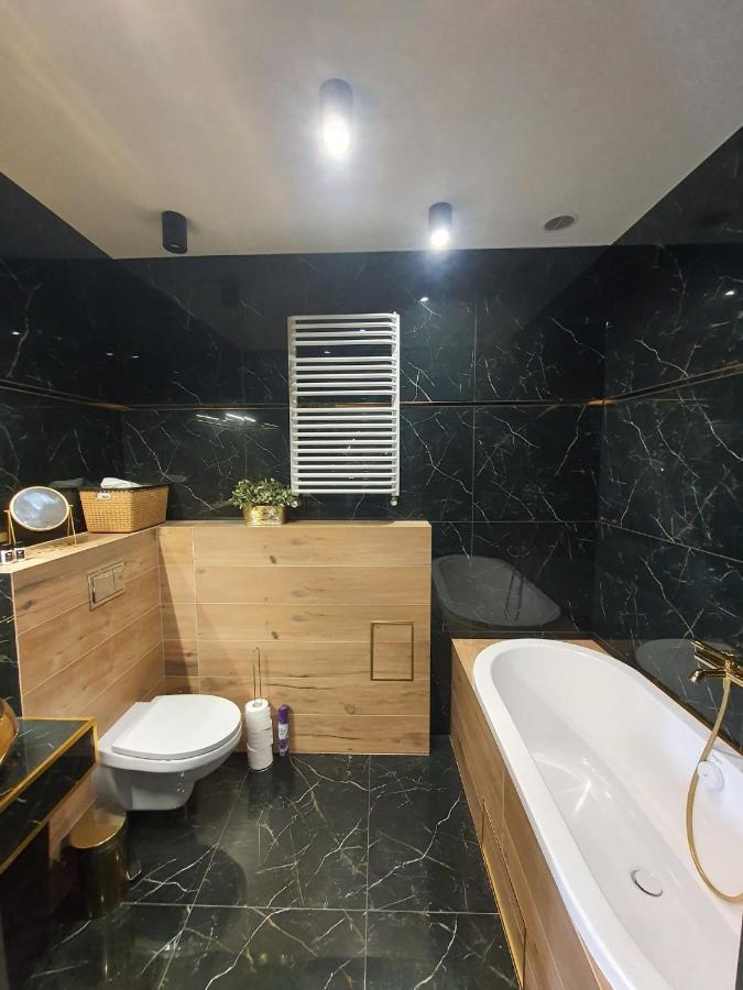 Apartament Dubaj กลีวิตเซ ภายนอก รูปภาพ